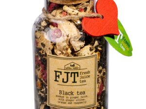 Черный чай с кусочками имбиря, апельсином и малиной