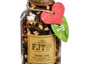 Зеленый чай с кусочками ананаса, яблоком и облепихой