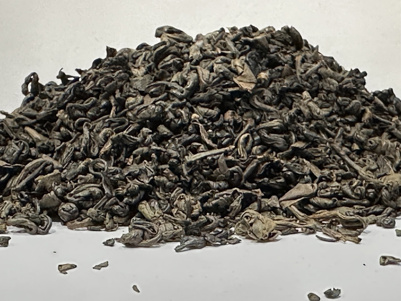 Must tee Tseiloni m&auml;gitee / Чай черный цейлонский высокогорный