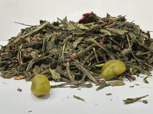 Roheline tee vaarikate ja pistaatsiapähklitega / Зелёный чай с малиной и фисташками