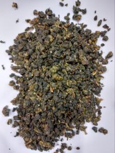 Piima Oolong tee 'Kuldne Liilia' 100g – hele oolong kreemja aroomi ja õrna maitsega