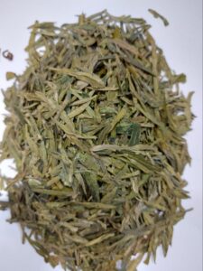Long Jing roheline tee 100g – elegantne Hiina tee peenete maitsete ja aroomidega